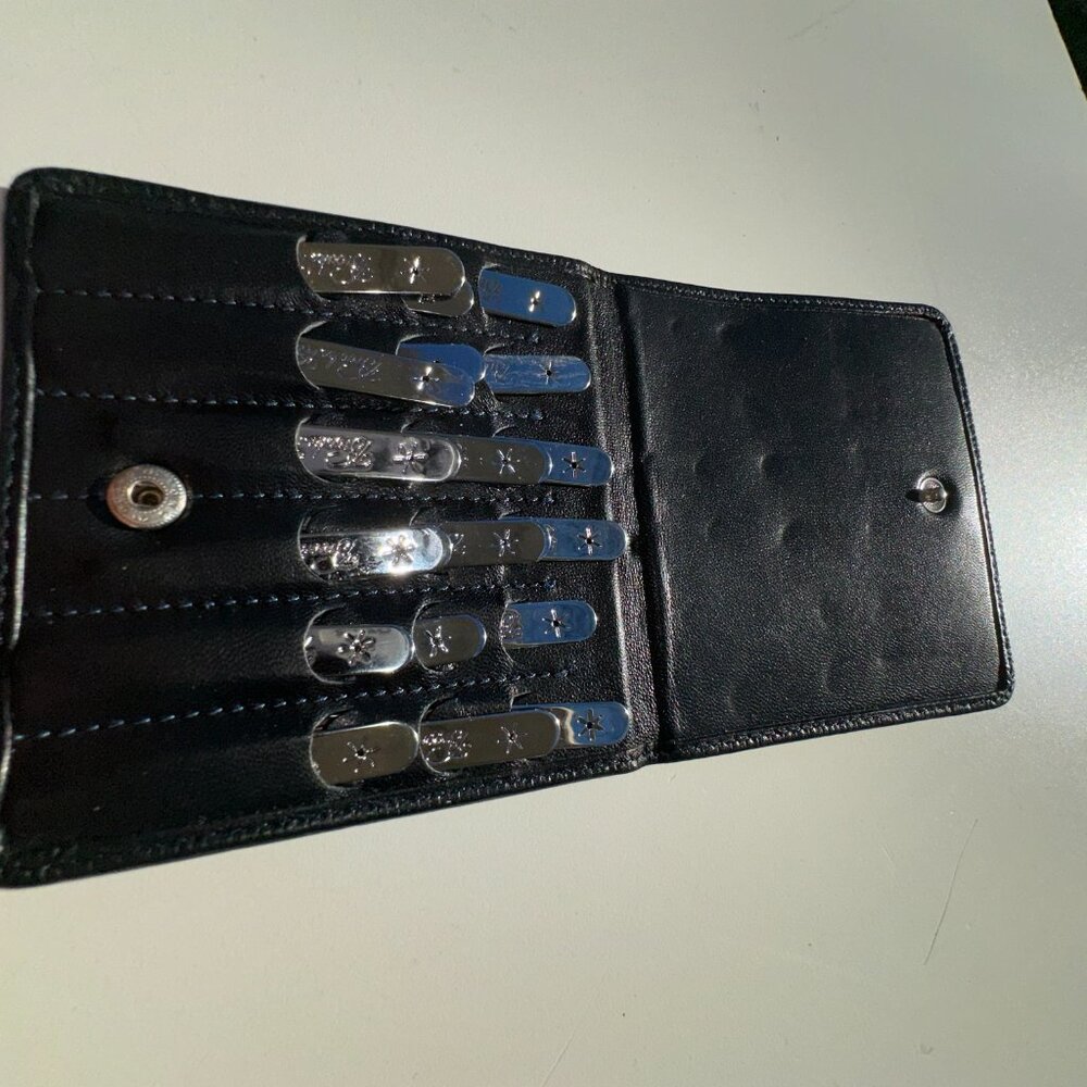 #1977 BROOKS BROTHERS COLLAR STAYS MEN'S SIZE METAL,,, NAPPA LEATHER CASE - Picture 2 of 6